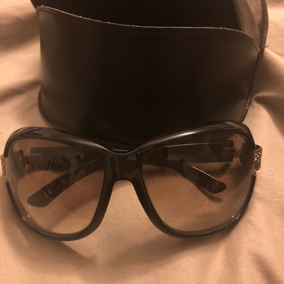 Gucci sunglasses sold on ♏️ - Picture 2 of 8